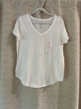 Kohl's SO White V-Neck Short Sleeve Tee